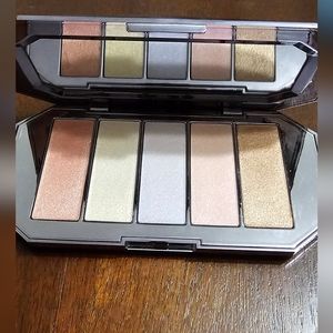 Becca highlight palette